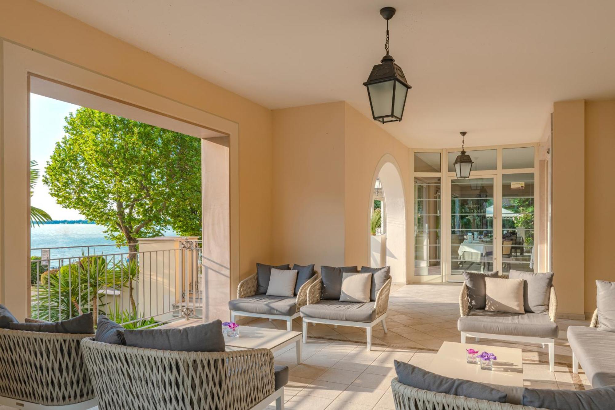 Villa Rosa Hotel Desenzano Ντεζεντσάνο ντελ Γκάρντα Εξωτερικό φωτογραφία