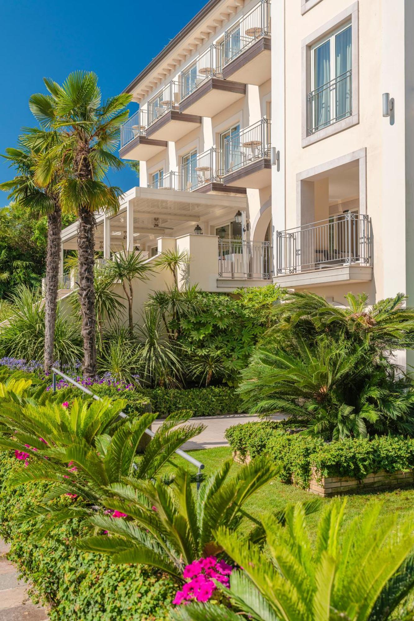 Villa Rosa Hotel Desenzano Ντεζεντσάνο ντελ Γκάρντα Εξωτερικό φωτογραφία